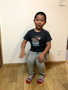 倒れそうな体勢