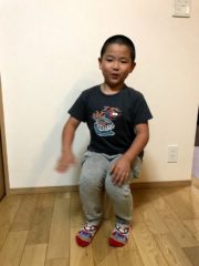 倒れそうな体勢